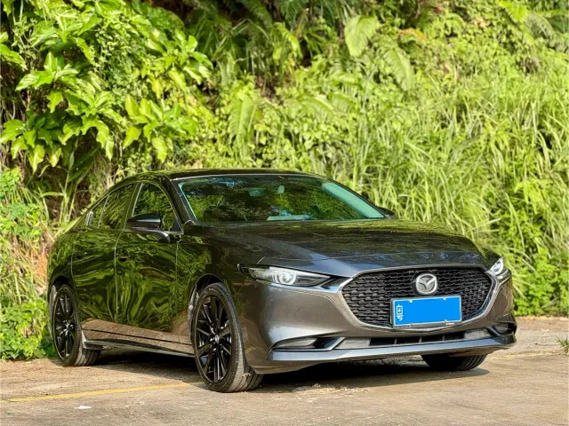 Mazda Axela — Фото автомобиля 3