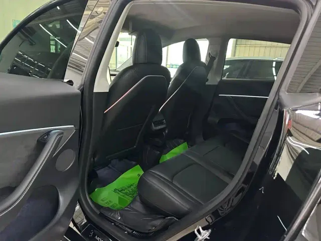 Tesla Model Y — Фото автомобиля 5