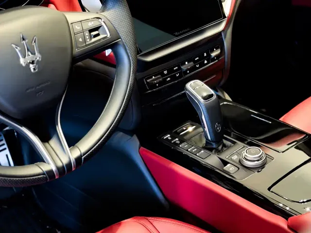 Maserati Ghibli — Фото автомобиля 17