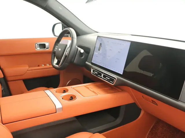 Li Auto L7 — Фото автомобиля 10