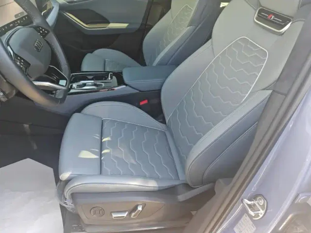 Audi Q6L e-tron — Фото автомобиля 19