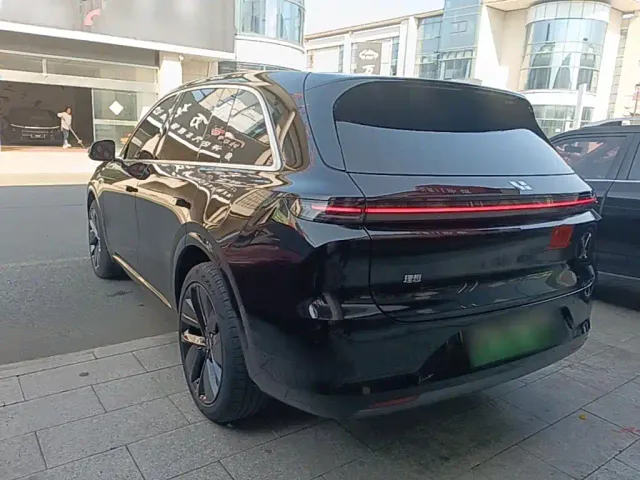 Li Auto L6 — Фото автомобиля 4