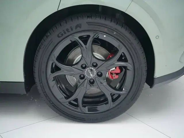 BYD Seal 06 GT — Фото автомобиля 23