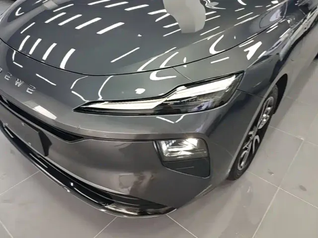 Roewe D6 — Фото автомобиля 23