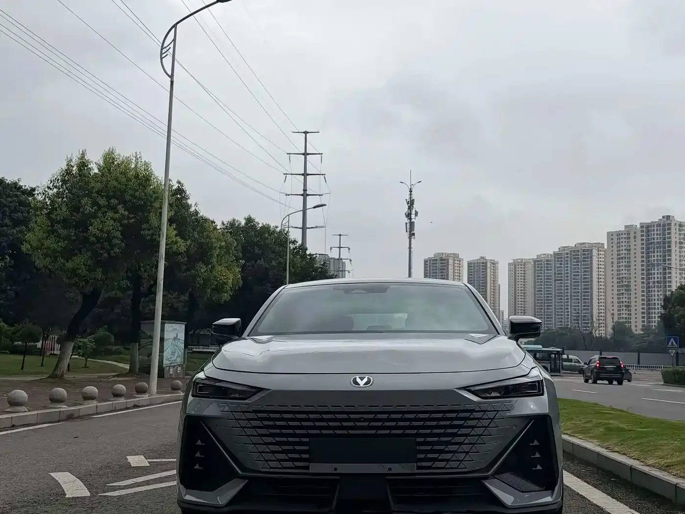 Changan Changan UNI-V 2022 1.5T Smart Pilot Edition — Фото автомобиля 2