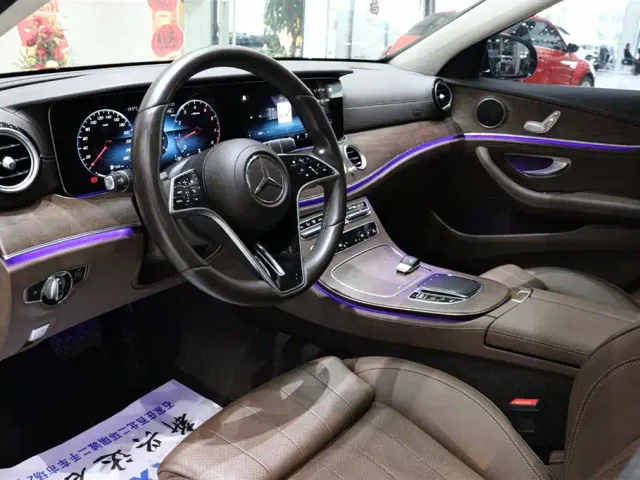 Mercedes-Benz E-Class — Фото автомобиля 7