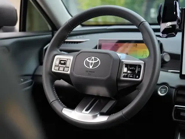Toyota RAV4 — Фото автомобиля 5