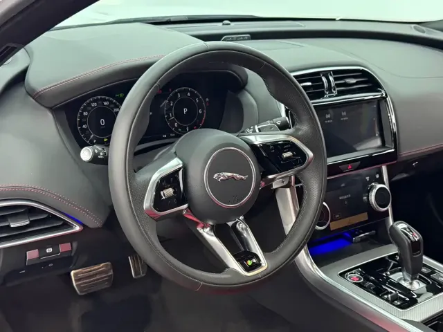 Jaguar XEL — Фото автомобиля 6