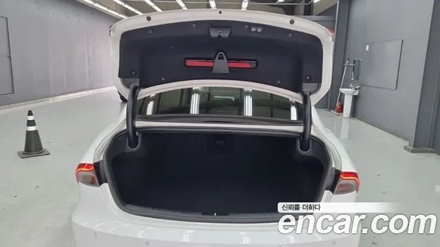 Hyundai Grandeur New — Фото автомобиля 12