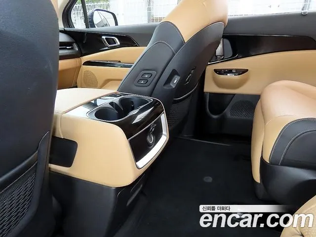 Kia Carnival 4th Gen — Фото автомобиля 16