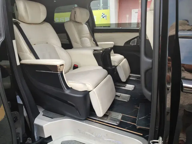 GAC Trumpchi M8 — Фото автомобиля 13
