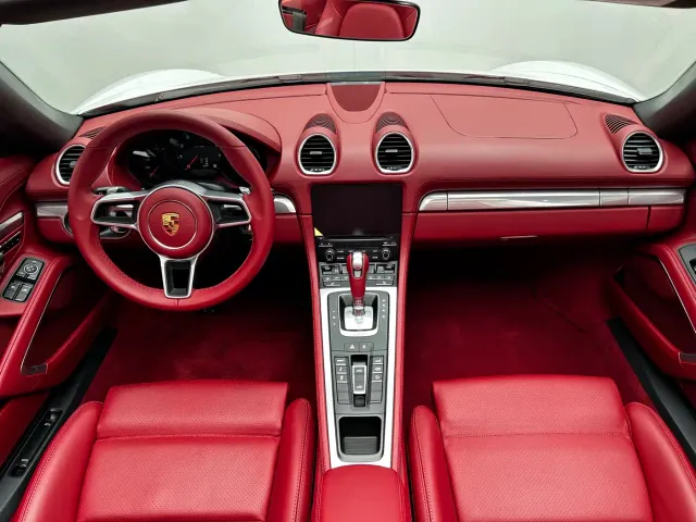 Porsche 718 — Фото автомобиля 11