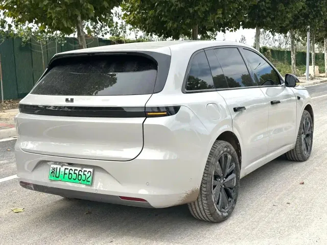 Li Auto L6 — Фото автомобиля 9
