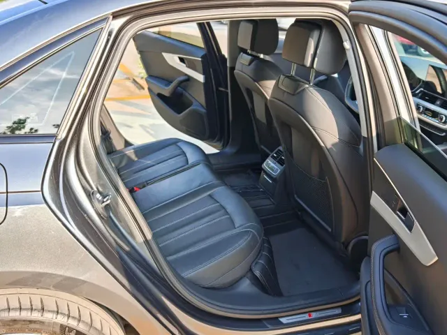Audi A4L — Фото автомобиля 12