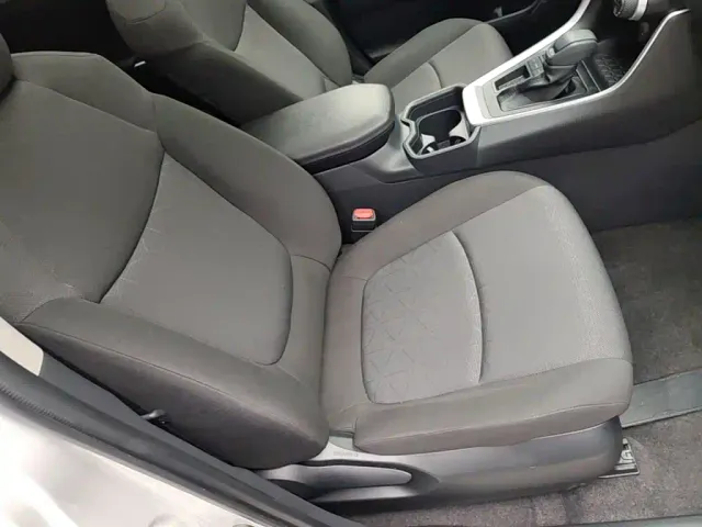 Toyota RAV4 — Фото автомобиля 24
