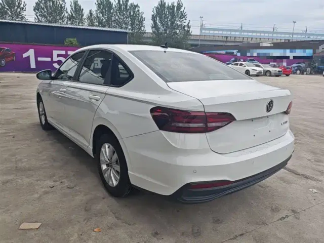 Volkswagen Lavida — Фото автомобиля 4