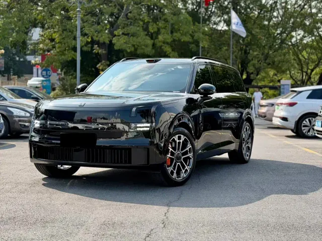Фотография автомобиля — Lynk & Co 900