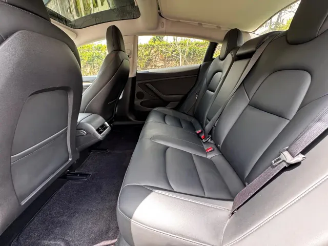 Tesla Model 3 — Фото автомобиля 5