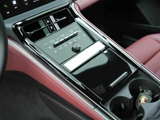 Porsche Panamera — Фото автомобиля 11