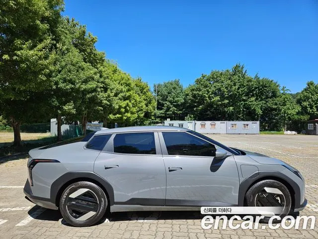 Kia EV4 — Фото автомобиля 6