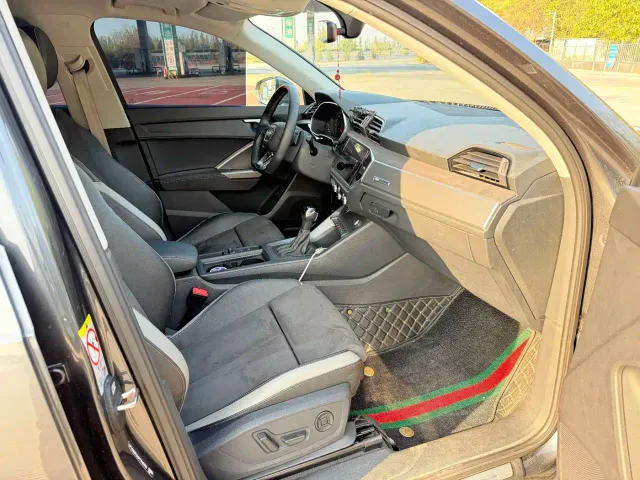 Audi Q3 — Фото автомобиля 11