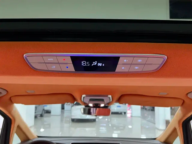 Bestune Besturn M9 — Фото автомобиля 11