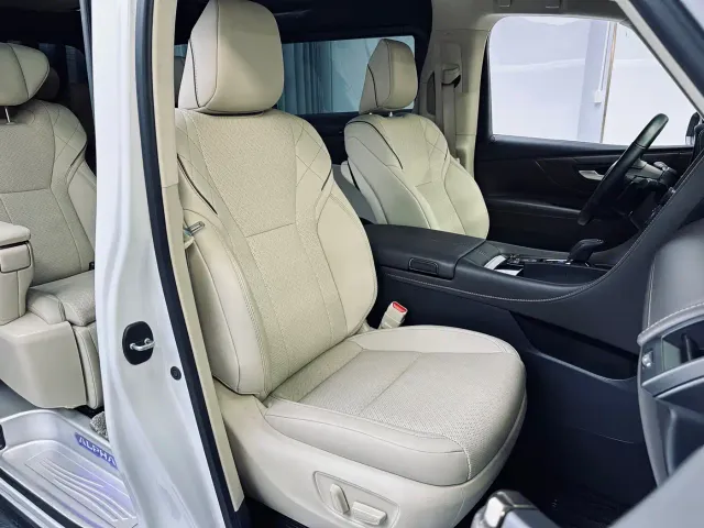 Toyota Alphard — Фото автомобиля 17