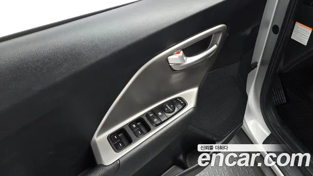 Kia Niro — Фото автомобиля 18