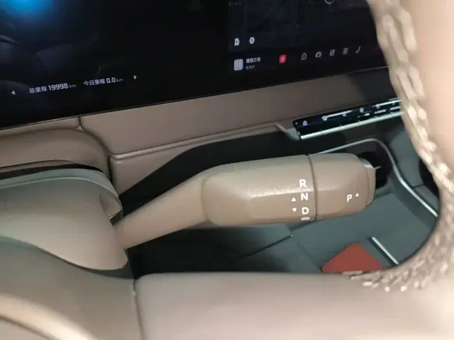 IM Motors LS6 — Фото автомобиля 13