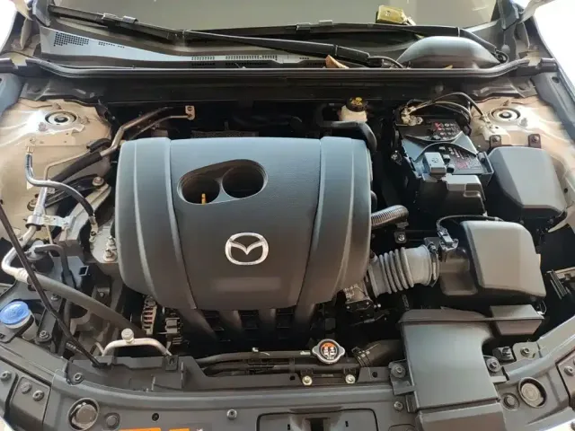 Mazda Axela — Фото автомобиля 10