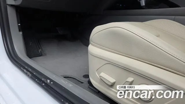 Hyundai AVANTE Inspiration — Фото автомобиля 21