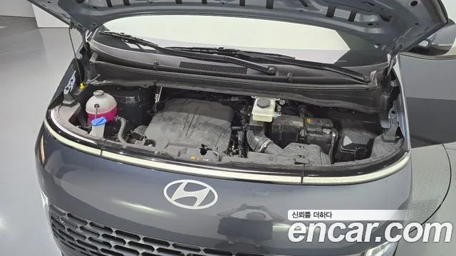 Hyundai Staria Staria — Фото автомобиля 2