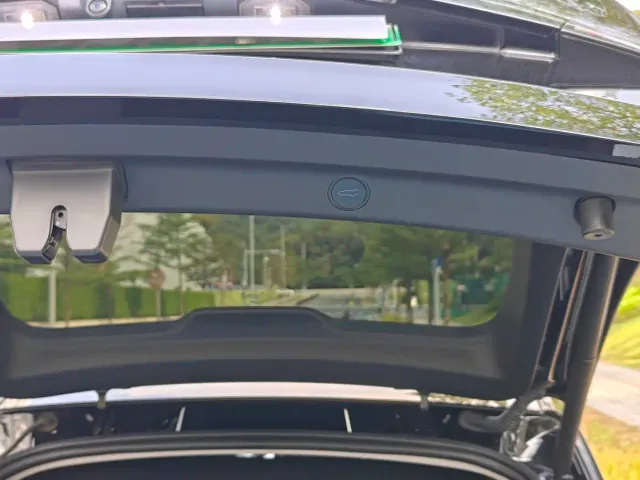 Tesla Model Y — Фото автомобиля 17