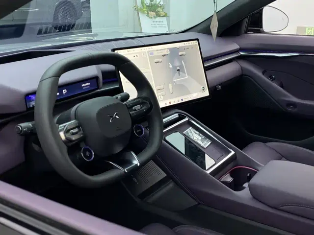 Xpeng P7 — Фото автомобиля 30