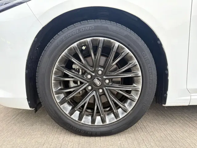 Bestune B70 — Фото автомобиля 11