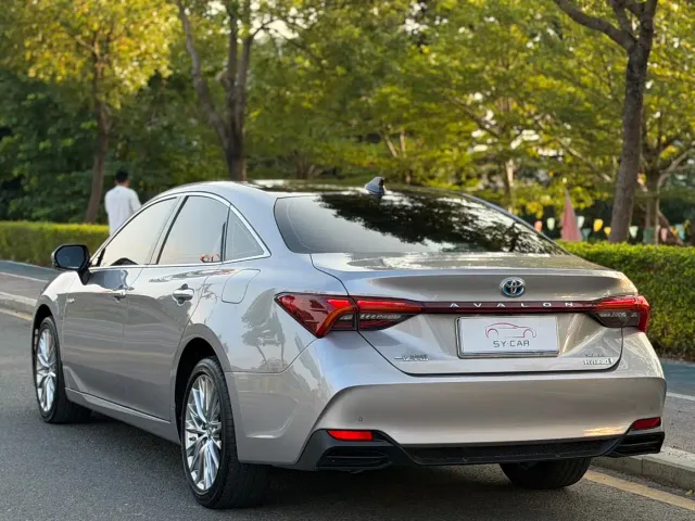 Toyota Avalon — Фото автомобиля 6