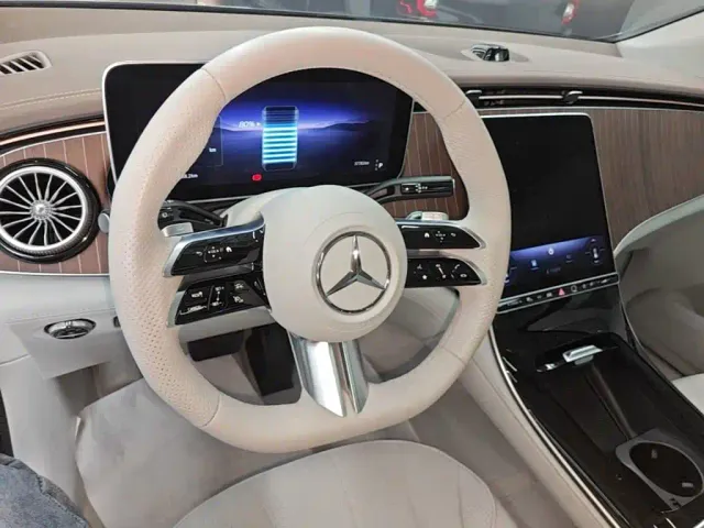 Mercedes-Benz EQE SUV — Фото автомобиля 9
