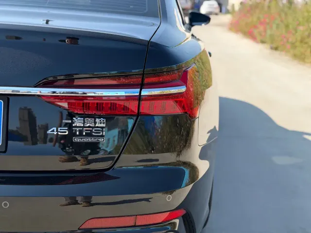 Audi A6L — Фото автомобиля 18