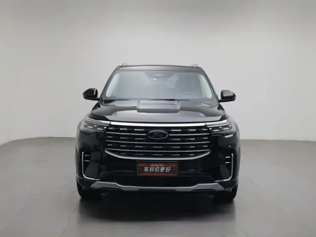 Ford Explorer — Фото автомобиля 3