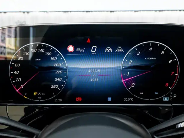 Mercedes-Benz E-Class — Фото автомобиля 13