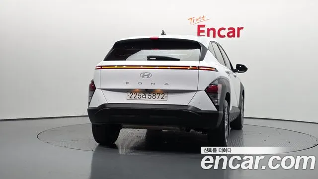 Hyundai Kona — Фото автомобиля 4