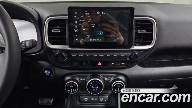 Hyundai Venue — Фото автомобиля 18
