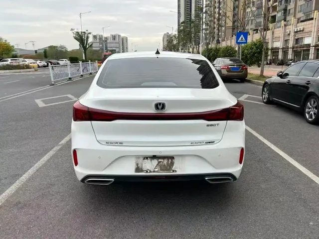 Changan Eado — Фото автомобиля 4