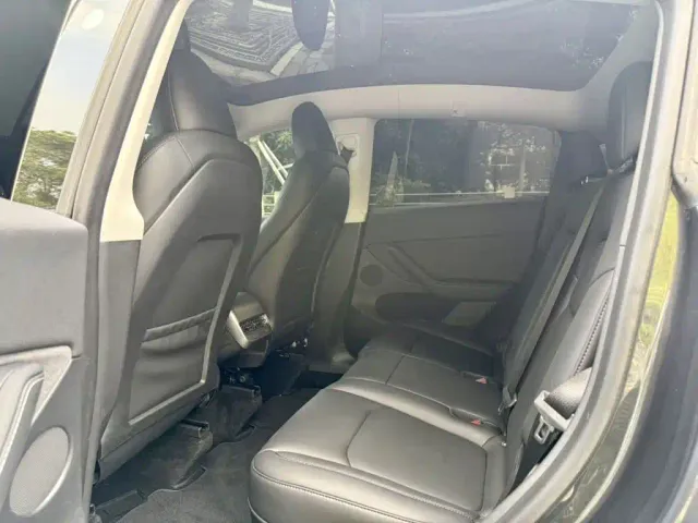Tesla Model Y — Фото автомобиля 4