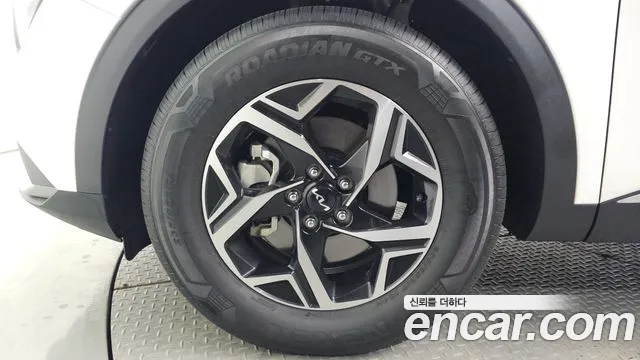 Kia Sportage Sportage 5-е поколение Бензин 1.6 турбо 2WD — Фото автомобиля 5
