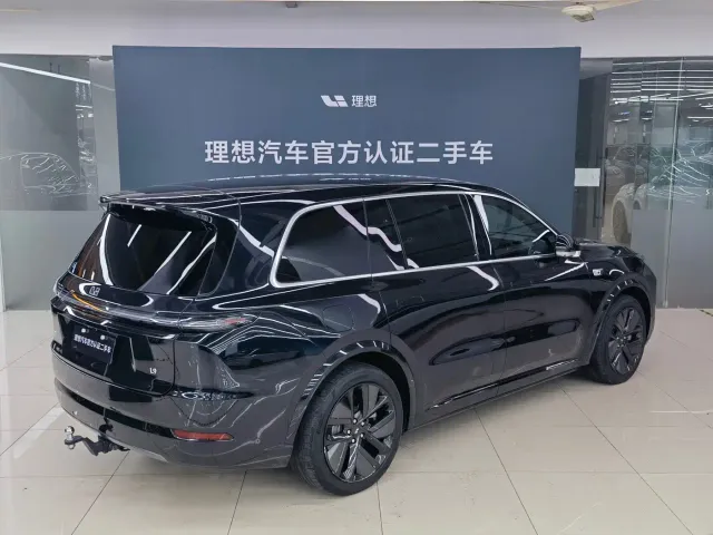 Li Auto L9 — Фото автомобиля 15