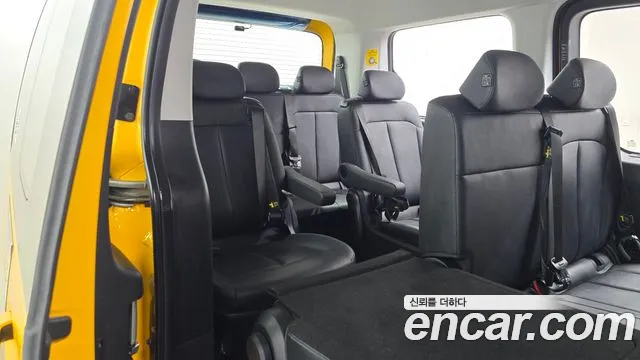 Hyundai Staria Staria L3.5 Школьный автобус — Фото автомобиля 12