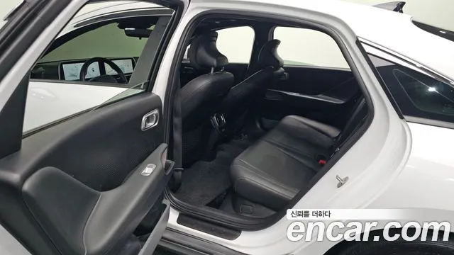 Hyundai Ioniq 6 — Фото автомобиля 17