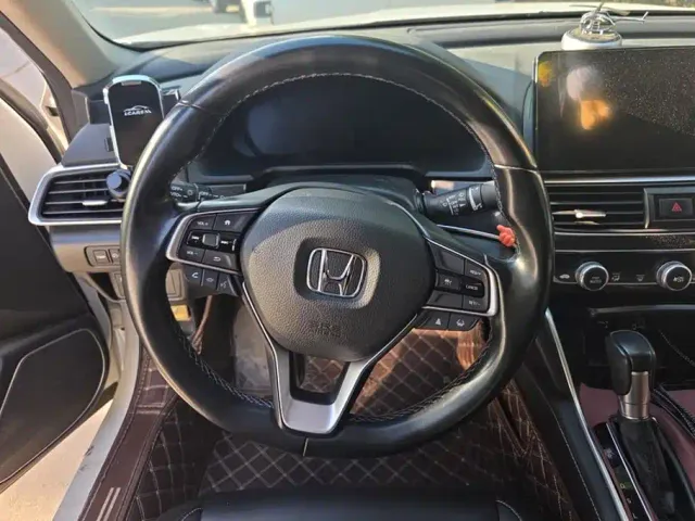 Honda Accord — Фото автомобиля 15