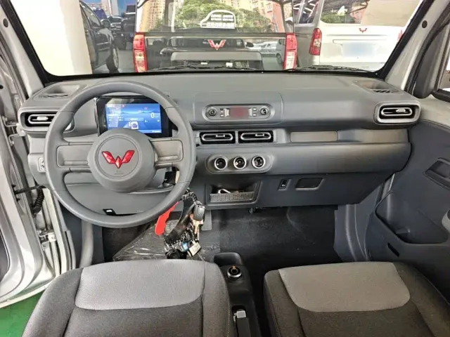 Wuling Zhiguang NEV — Фото автомобиля 5